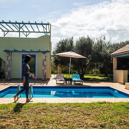 Villa Diana Tavronitis エクステリア 写真